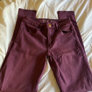 American Eagle Hi-Rise Jegging Jeans Size 0 Burgundy Great Condition